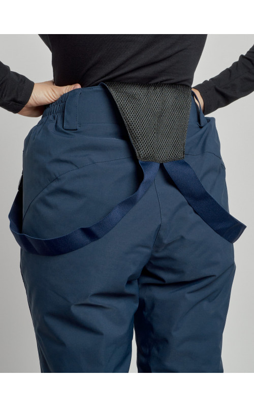 Женский горнолыжный костюм для зимних видов спорта.