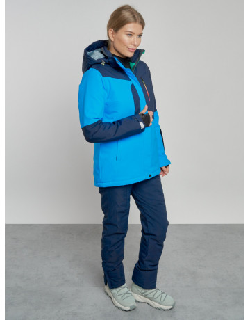 Женский горнолыжный костюм для зимних видов спорта.