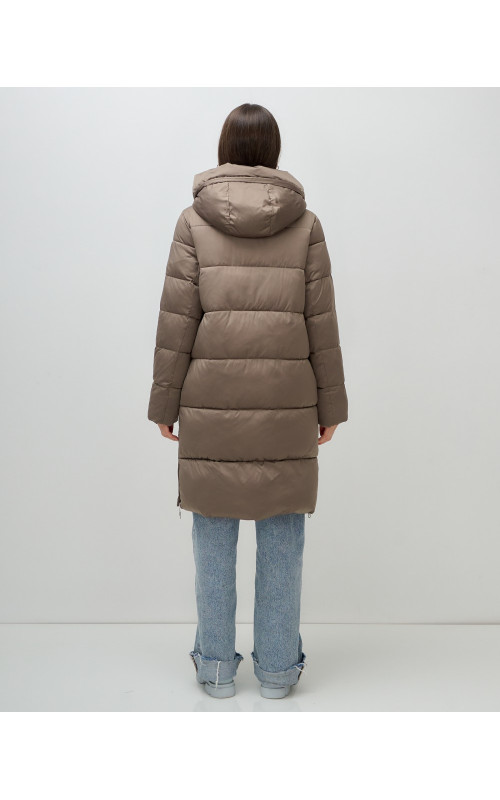Длинный женский пуховик с капюшоном для зимы