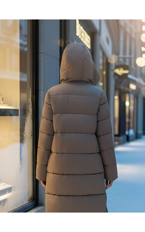 Длинный женский пуховик с капюшоном для зимы