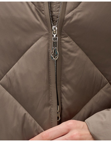 Длинный женский пуховик с капюшоном для зимы