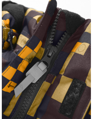 Зимний комбинезон для мальчика: активный отдых и безопасность