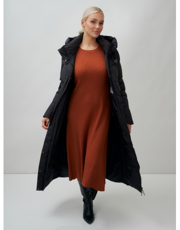 Длинный зимний пуховик с капюшоном для женщин