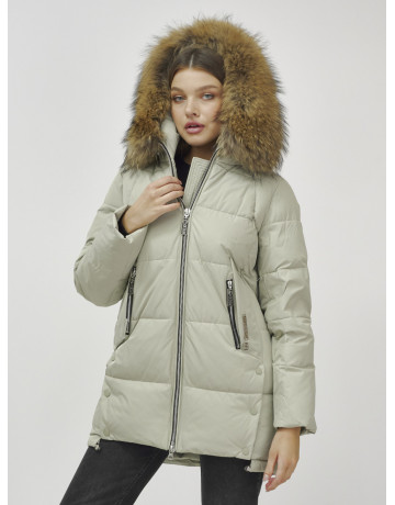 Женская зимняя куртка с меховой опушкой.