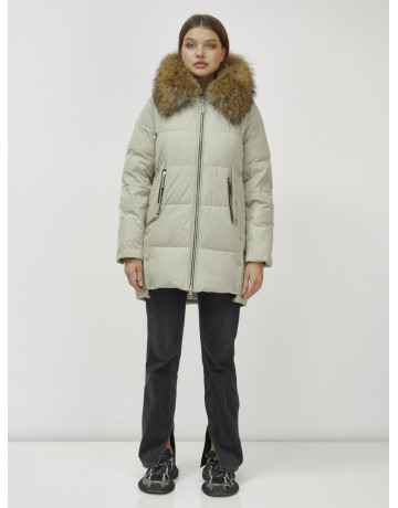 Женская зимняя куртка с меховой опушкой.