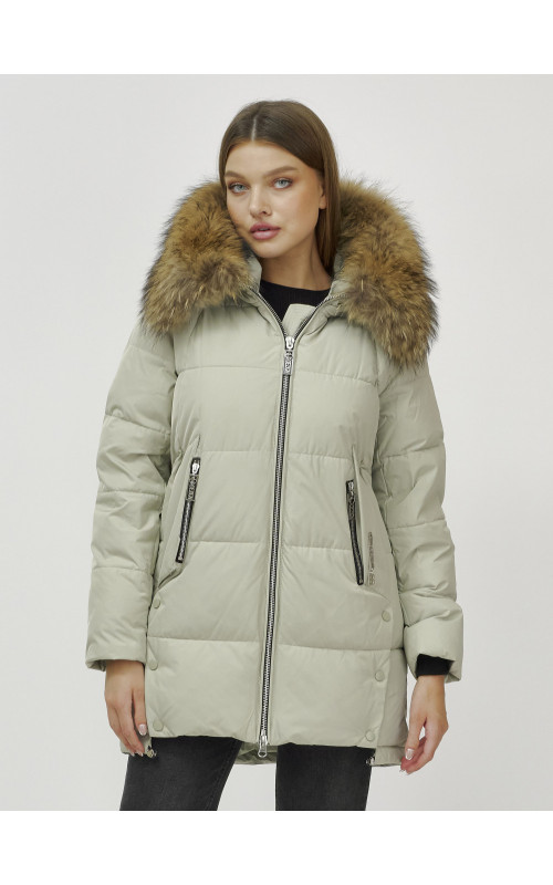 Женская зимняя куртка с меховой опушкой.