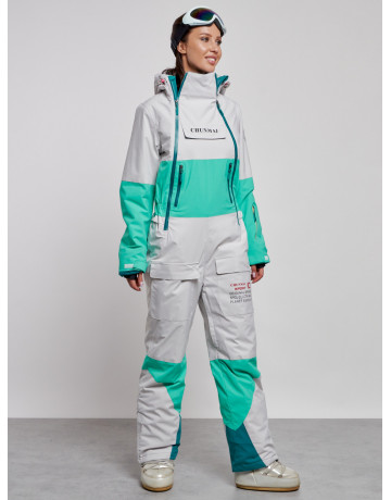 Зимний женский комбинезон для зимних видов спорта.