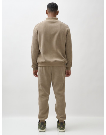 Мужской спортивный утеплённый костюм с начёсом для активного отдыха.