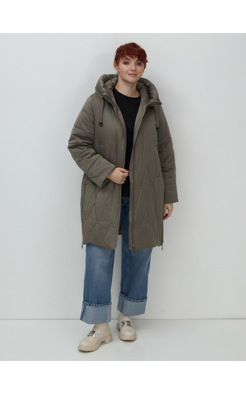 Длинный зимний пуховик для женщин с капюшоном.
