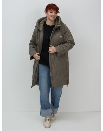Длинный зимний пуховик для женщин с капюшоном.