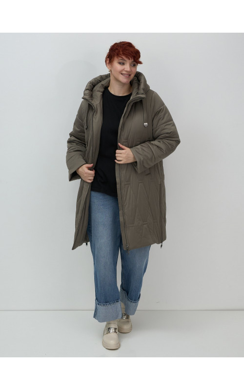 Длинный зимний пуховик для женщин с капюшоном.