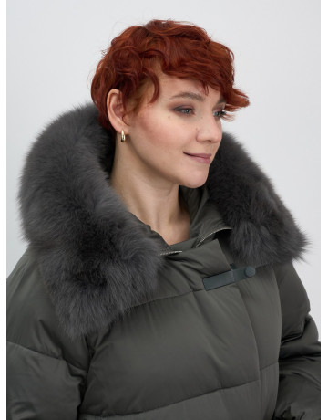 Пуховик с мехом песца, элегантный и стильный, для зимы 2025.