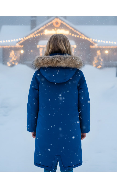 Тёплая парка для девочки с регулируемой посадкой.