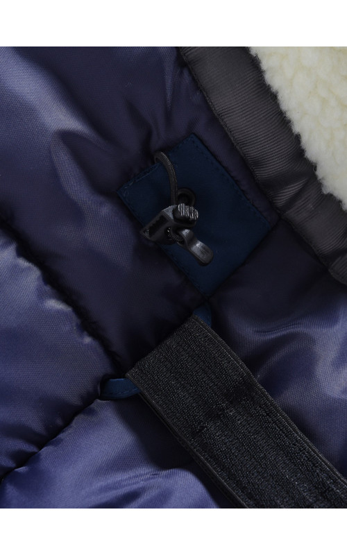 Тёплая парка для девочки с регулируемой посадкой.