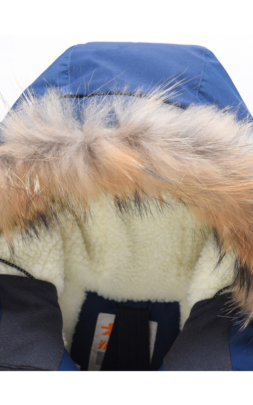 Тёплая парка для девочки с регулируемой посадкой.