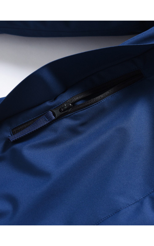 Тёплая парка для девочки с регулируемой посадкой.