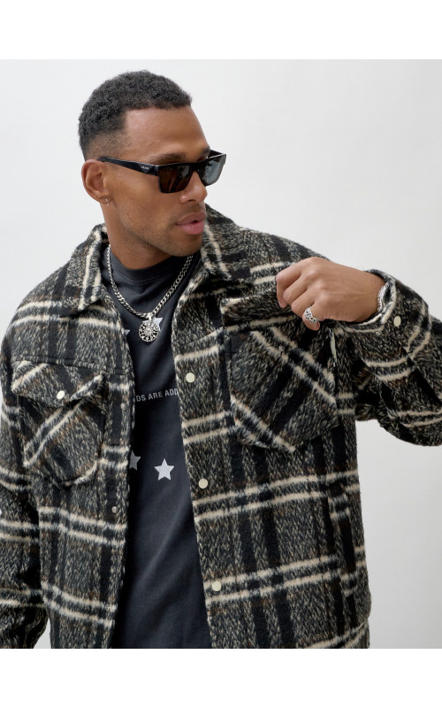 Мужская шерстяная рубашка прямого кроя для любого случая.