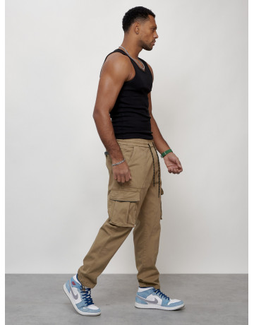 Мужские брюки зауженного кроя.