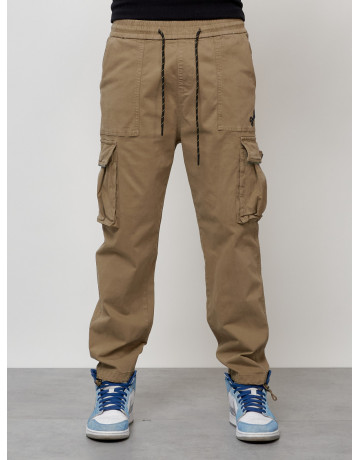 Мужские брюки зауженного кроя.