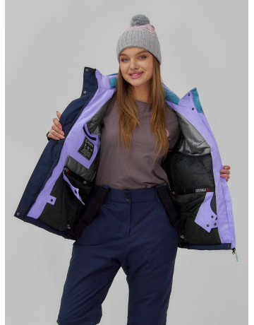 Женский горнолыжный костюм для активного отдыха.