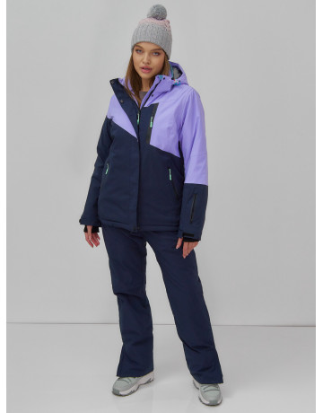 Женский горнолыжный костюм для активного отдыха.