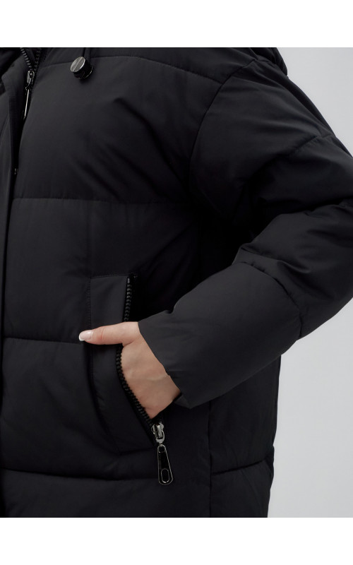 Женская зимняя куртка свободного кроя с простеганным утеплителем.