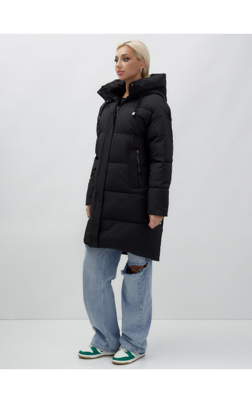 Женская зимняя куртка свободного кроя с простеганным утеплителем.