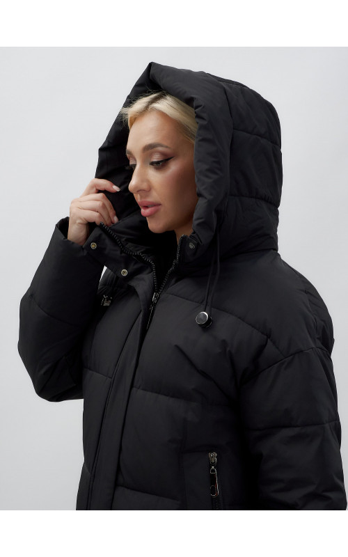 Женская зимняя куртка свободного кроя с простеганным утеплителем.
