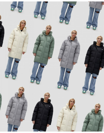 Женская зимняя куртка свободного кроя с простеганным утеплителем.