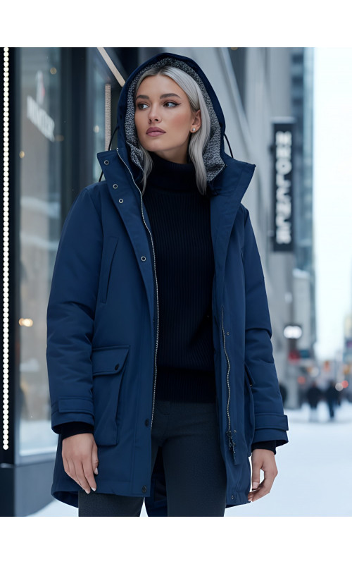 Женская зимняя парка для активного отдыха.