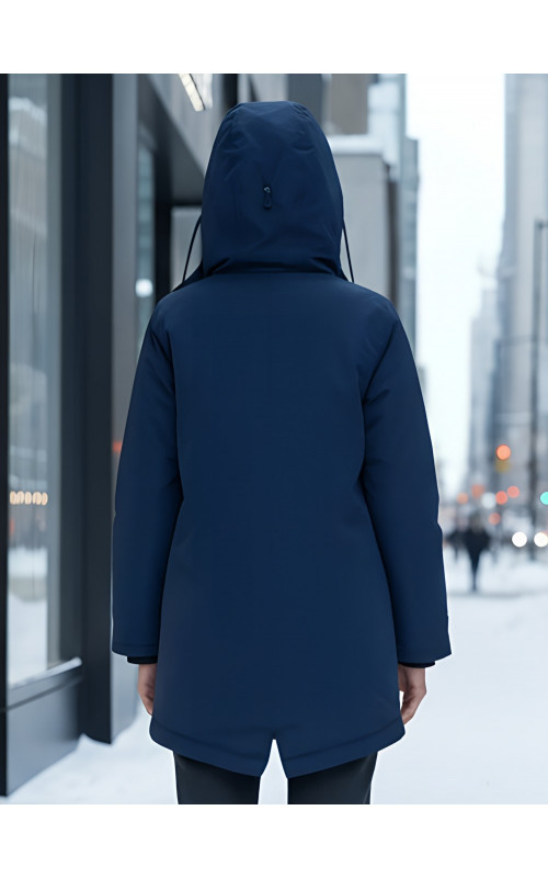 Женская зимняя парка для активного отдыха.