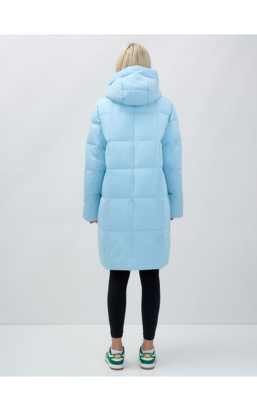 Тёплый женский пуховик до колена с капюшоном.