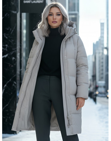 Длинный женский пуховик с капюшоном для зимы.