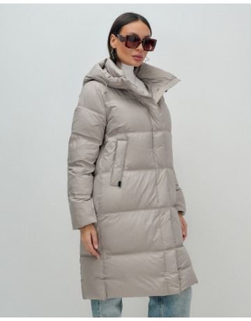 Длинный женский пуховик с капюшоном для зимы.