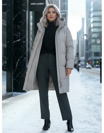 Длинный женский пуховик с капюшоном для зимы.