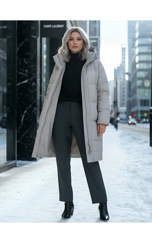 Длинный женский пуховик с капюшоном для зимы.