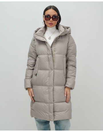 Длинный женский пуховик с капюшоном для зимы.