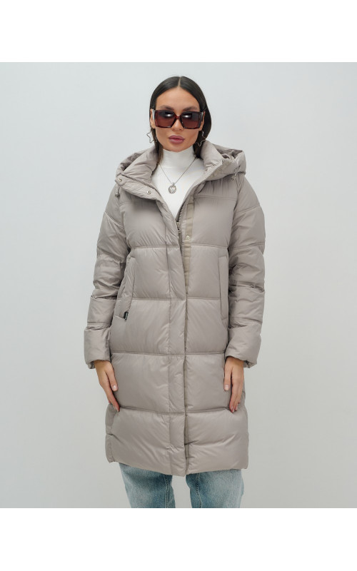 Длинный женский пуховик с капюшоном для зимы.