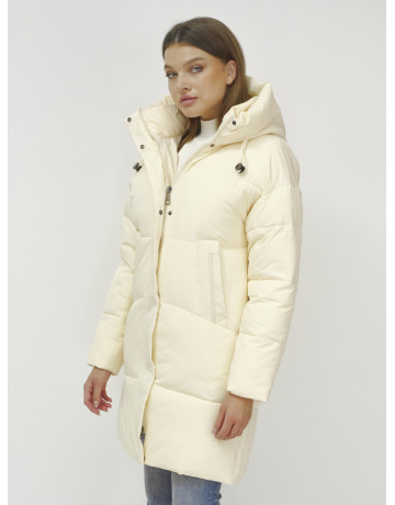 Зимний пуховик с воротником-стойкой и капюшоном.