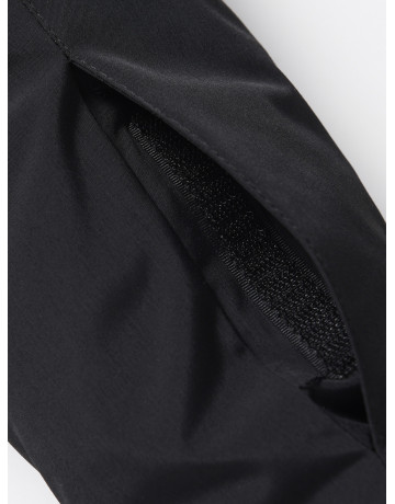 Зимний горнолыжный костюм для девочки: защита и комфорт в холода