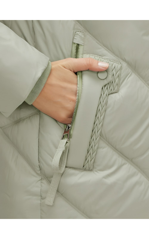 Женский зимний пуховик «Модный» с мехом.