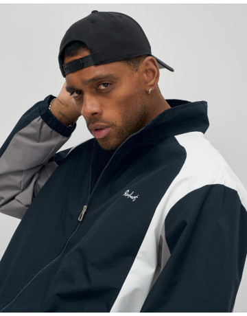 Спортивный костюм «Энергия весны-лета» для активного отдыха.