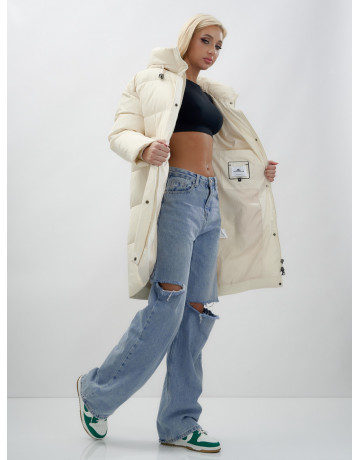 Зимняя куртка свободного кроя для женщин с трикотажными манжетами.