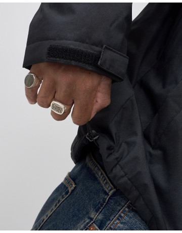 Мужская спортивная куртка для активного образа жизни.