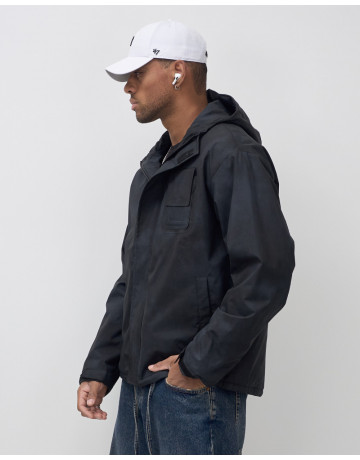 Мужская спортивная куртка для активного образа жизни.