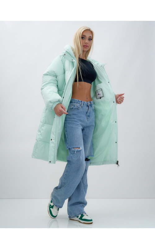 Женская куртка летучая мышь с капюшоном для холодной погоды.