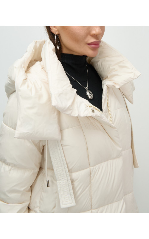 Длинный женский пуховик с капюшоном для зимы