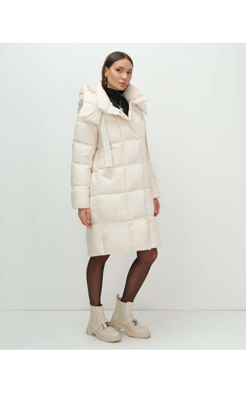 Длинный женский пуховик с капюшоном для зимы