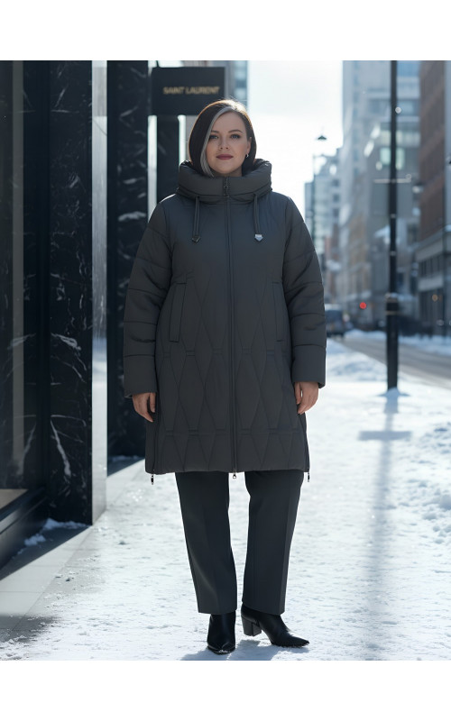 Длинный зимний пуховик для женщин с капюшоном.