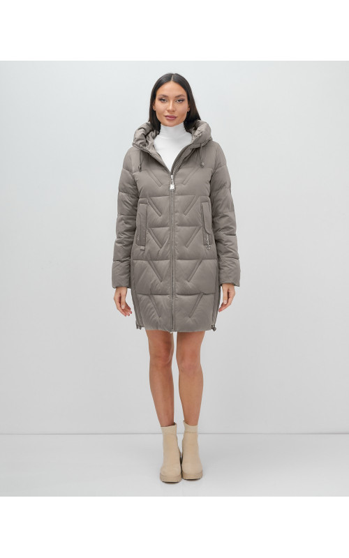 Женская зимняя куртка с капюшоном для холодной погоды.